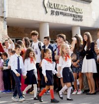 снимка 4 Първи учебен ден в 32-ро училище "Климент Охридски" в София (Снимки)