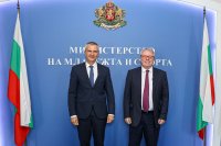 Министърът на спорта Димитър Илиев се срещна с посланика на Франция Жоел Мейер