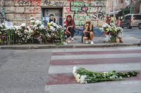 снимка 4 Близки на загинали на пътя протестираха в София