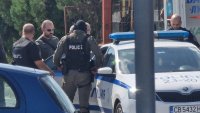 Балистична експертиза ще докаже дали барикадиралия се мъж в Стара Загора е стрелял срещу други двама