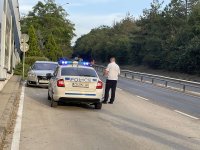 Полицаи от Велико Търново засякоха автомобил с мигранти