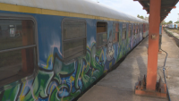 Отново вандализъм в БДЖ - нарязаха претапицирани седалки в един от влаковете
