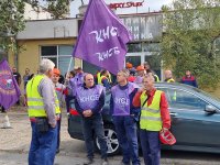 снимка 4 Работниците от ТЕЦ-Сливен се присъединяват към протестиращите (Снимки)
