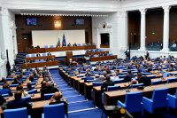 Първи неуспешен вот на недоверие срещу кабинета "Денков" (ОБЗОР)