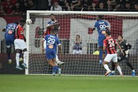 Ница победи Олимпик Марсилия и продължава да е лидер във френската Лига 1