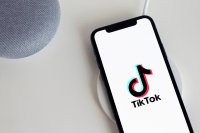 TikTok и Meta са свалили близо 1,3 млн. притеснителни/заблуждаващи публикации за Близкия изток за последната седмица