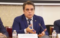 Асен Василев: Парламентът вече взе решение за "Лукойл"