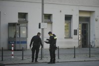 снимка 4 Нападнаха синагога в Берлин с коктейли "Молотов" (Снимки)