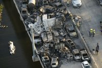 158 коли катастрофираха в Луизиана заради "супер мъгла" (Снимки)