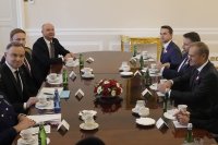 Полският президент Анджей Дуда започна консултации за съставянето на правителство