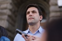 "Продължаваме Промяната" обжалва решението на ЦИК за гласуване само с бюлетини