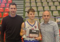 Играчът на БУБА Баскетбол U16 Александър Янев попадна в Идеалната петица на турнира в Сибиу