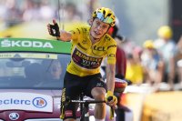 Двукратният шампион от "Тур дьо Франс" Йонас Вингегор беше обявен за най-добър колоездач за година