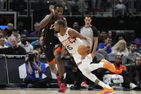 Кевин Дюрант реализира рекордните за сезона 41 точки за успеха на Финикс срещу Детройт в НБА