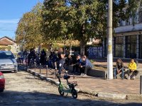 В плевенското село Дисевица: Забраниха на екипа на БНТ да снима в изборното помещение