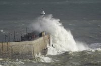 Бурята "Деби" бушува в Ирландия и Великобритания