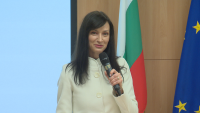Мария Габриел: Целта е национална стратегия за външната политика на България
