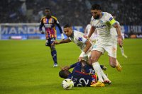 Олимпик Марсилия победи Олимпик Лион с категоричното 3:0 в отложен мач от френската Лига 1