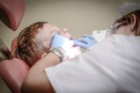 Вредата от сладкото за най-малките пациенти беше тема на стоматологичен форум