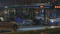 Кола се удари в автобус в час пик във Варна, има ранена пътничка