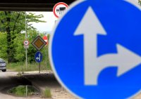 Въвеждат се шест нови пътни знака в страната (СНИМКА)