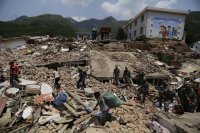Мощно земетресение удари Северозападен Китай (Снимки)