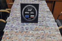 Близо 900 000 лв. недекларирана валута е задържана на "Капитан Андреево"