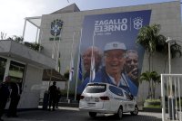 Фенове, играчи и треньори в Бразилия си взеха последно сбогом с легендата Марио Загало