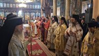 Хиляди изпратиха митрополит Йоаникий в последния му път