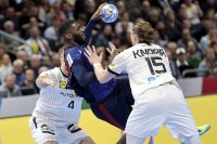 Олимпийският шампион Франция записа трудна победа над тима на Германия на европейското първенство по хандбал