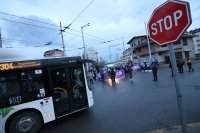 Протест на градския транспорт в София затрудни движението в час пик