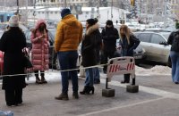 снимка 3 Протест пред "Пирогов": Майката на Даная настоява за оставката на директора