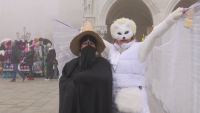 Венеция се подготвя за традиционния карнавал