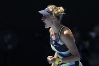 снимка 3 Квалификантката Даяна Ястремска продължава към полуфиналите на Australian Open