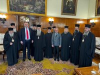 Създаване на социална кухня към православната църква инициират Доган и Пеевски
