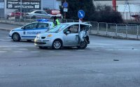 Пиян и дрогиран шофьор предизвика катастрофи в София, мъж е с опасност за живота