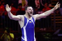 Кирил Милов с първа победа на европейското първенство по борба в Букурещ