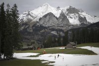 Трима души от едно семейство загинаха при разходка в швейцарските Алпи