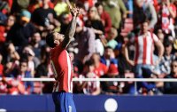 Атлетико Мадрид писа петица на Лас Палмас и се изравни по точки с Барселона