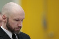 Масовият убиец Андерш Брайвик загуби дело срещу норвежката държава