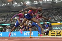 Грант Холоуей и Тиа Джоунс поставиха световни рекорди на 60 метра с препятствия