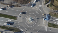 Криви кръгове на кръстовище в Шумен предизвикаха буря от коментари