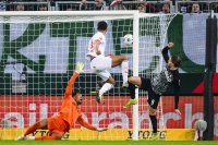 Аугсбург спечели домакинска победа над Фрайбург след обрат през второто полувреме