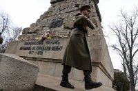снимка 3 Софиянци почетоха паметта на загиналите медици пред Докторския паметник (СНИМКИ)