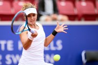 Виктория Томова стартира с победа над София Кенин на тенис турнира в Индиън Уелс