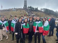 Корнелия Нинова поздрави всички българи по случай 3 март