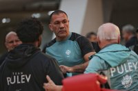 Звездите от боксовата галавечер в София проведоха демонстративна тренировка