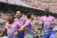Милан постигна класическа победа над Лече в Серия А