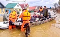 Десетки хиляди са евакуирани при наводнения в Русия и Казахстан (СНИМКИ)