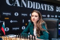 Нургюл Салимова направи реми срещу световната вицешампионка на Турнира на претендентките